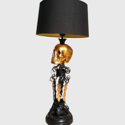 lampara de diseño forja negra y dorada calavera Les Morts