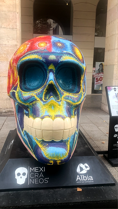 Calaveras mexicanas gigantes en Zaragoza