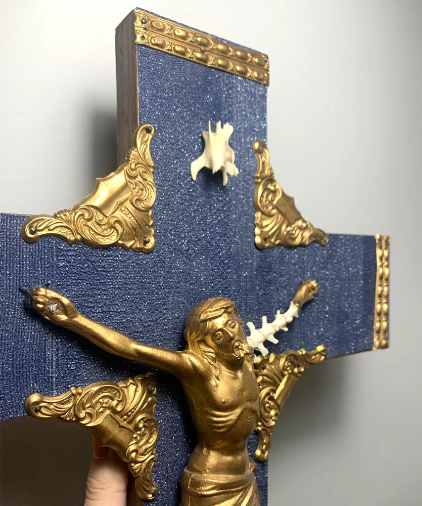 crucifix decorativo les morts azul y dorado
